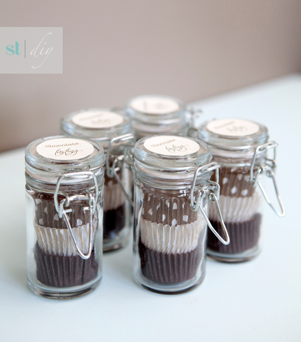 chocolate tasting wedding favors Supplies Miniglass jars minicupcake 
